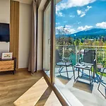 Z Basenem I Saunami Stone Hill Ii Vip Centrum By Royal Aparts * Szklarska Poręba