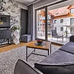 Z Basenem I Saunami Stone Hill Ii Vip Centrum By Royal Aparts Apartament Szklarska Poręba