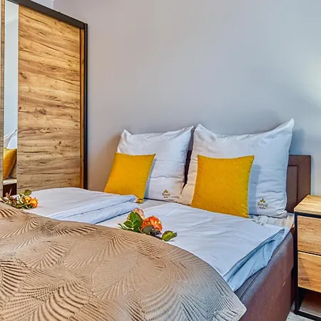 Z Basenem I Saunami Stone Hill Ii Vip Centrum By Royal Aparts Apartment