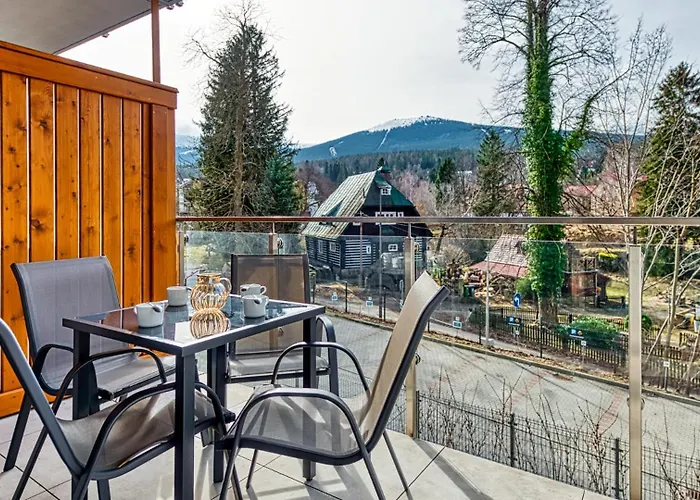 Z Basenem I Saunami Stone Hill Ii Vip Centrum By Royal Aparts *