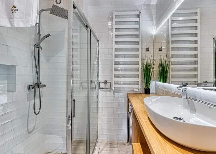 Z Basenem I Saunami Stone Hill Ii Vip Centrum By Royal Aparts *