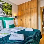 Z Basenem I Saunami Stone Hill Ii Vip Centrum By Royal Aparts Apartamento