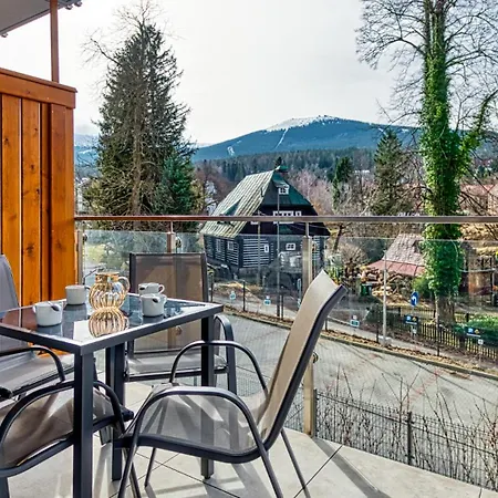 Z Basenem I Saunami Stone Hill Ii Vip Centrum By Royal Aparts *