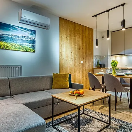 Z Basenem I Saunami Stone Hill Ii Vip Centrum By Royal Aparts *