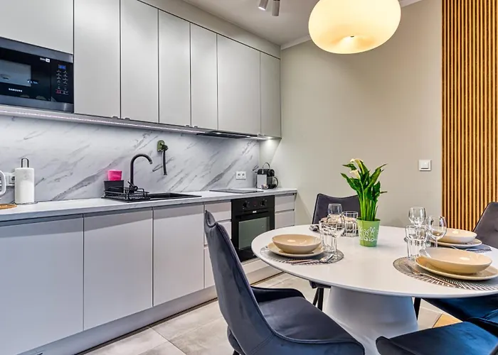 Z Basenem I Saunami Stone Hill Ii Vip Centrum By Royal Aparts