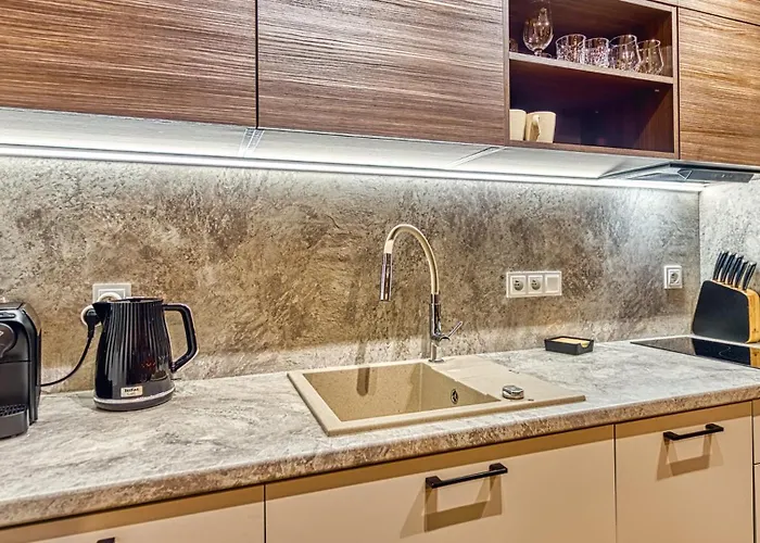 Z Basenem I Saunami Stone Hill Ii Vip Centrum By Royal Aparts Apartment *