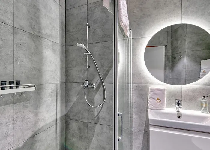 Z Basenem I Saunami Stone Hill Ii Vip Centrum By Royal Aparts *