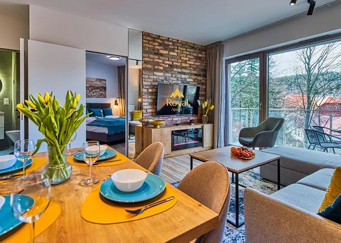 Z Basenem I Saunami Stone Hill Ii Vip Centrum By Royal Aparts Apartment *