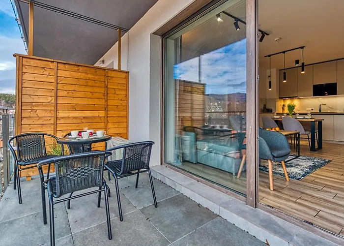 Z Basenem I Saunami Stone Hill Ii Vip Centrum By Royal Aparts Apartment *